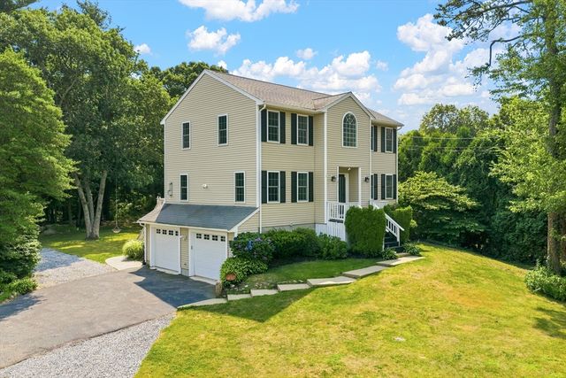 21 Forestview Dr, Fairhaven, MA 02719