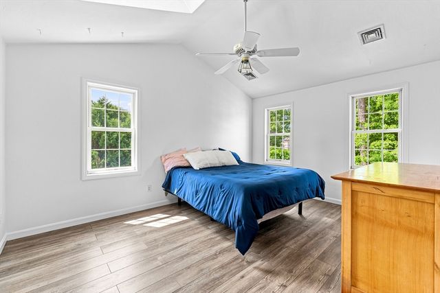 21 Forestview Dr, Fairhaven, MA 02719
