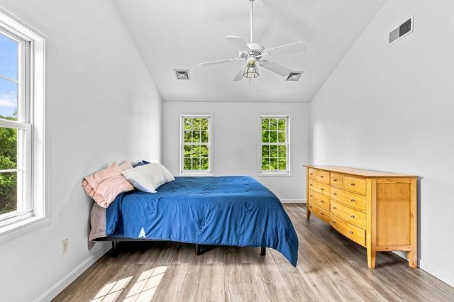 21 Forestview Dr, Fairhaven, MA 02719