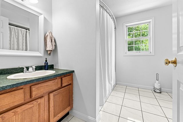 21 Forestview Dr, Fairhaven, MA 02719