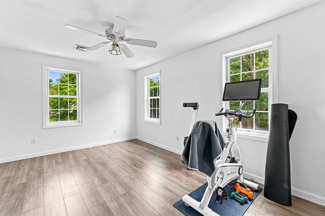 21 Forestview Dr, Fairhaven, MA 02719