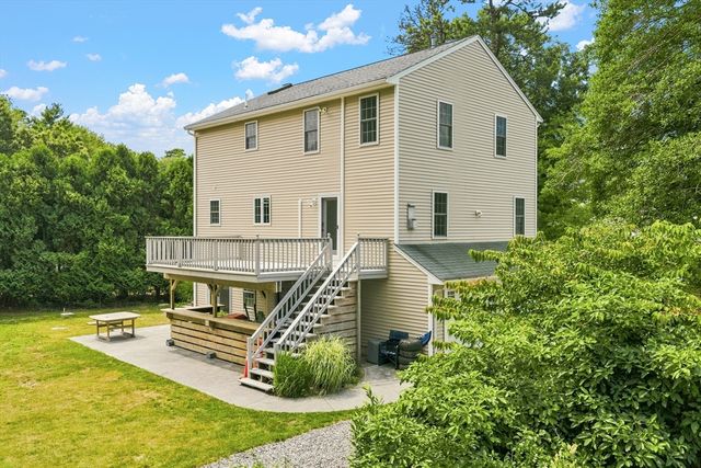 21 Forestview Dr, Fairhaven, MA 02719