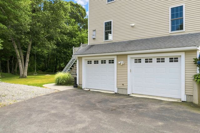 21 Forestview Dr, Fairhaven, MA 02719