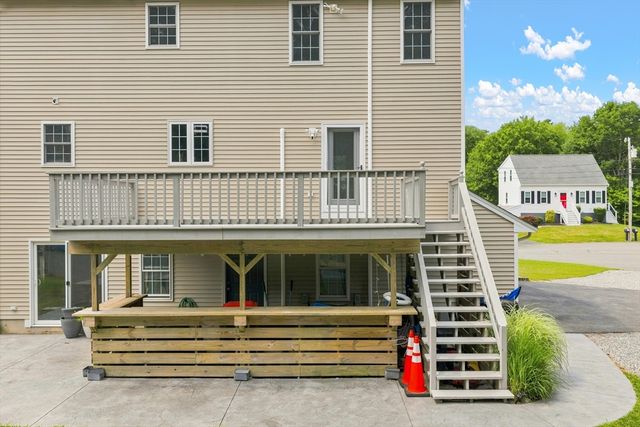 21 Forestview Dr, Fairhaven, MA 02719