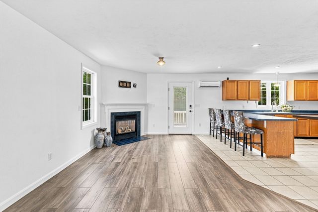 21 Forestview Dr, Fairhaven, MA 02719