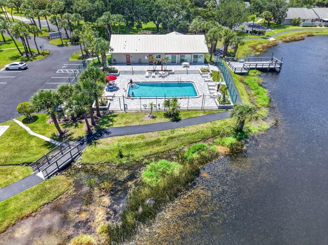 3911 NW Cinnamon Tree Circle, Jensen Beach, FL 34957