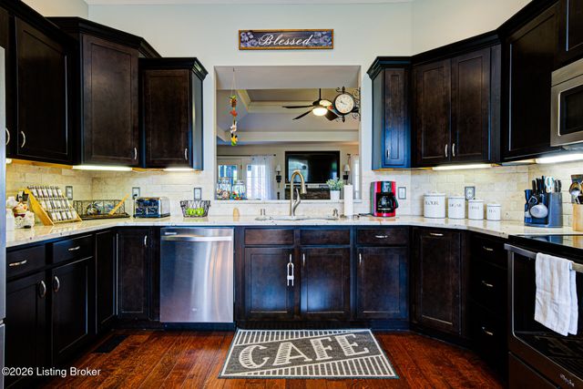 688 Ashbourne Dr, Shelbyville, KY 40065