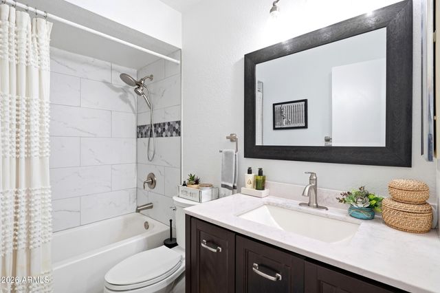 2653 W OBISPO Circle, Mesa, AZ 85202