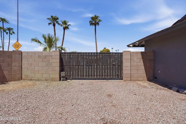 2653 W OBISPO Circle, Mesa, AZ 85202
