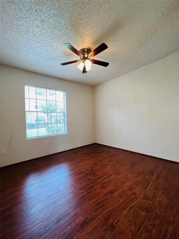 2750 Holly Hall Street 1211, Houston, TX 77054