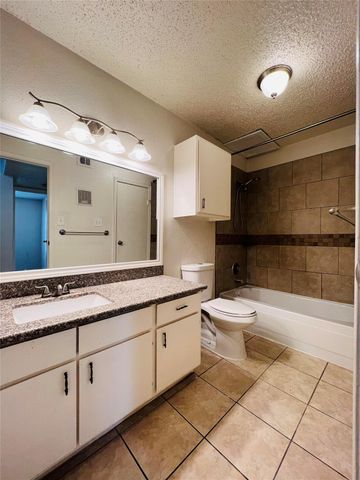 2750 Holly Hall Street 1211, Houston, TX 77054