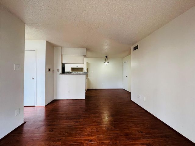 2750 Holly Hall Street 1211, Houston, TX 77054