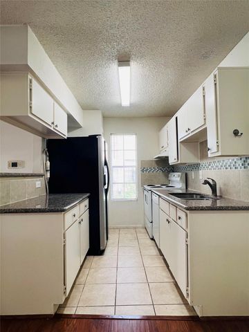 2750 Holly Hall Street 1211, Houston, TX 77054