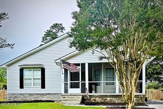109 Halls Creek Drive, Swansboro, NC 28584