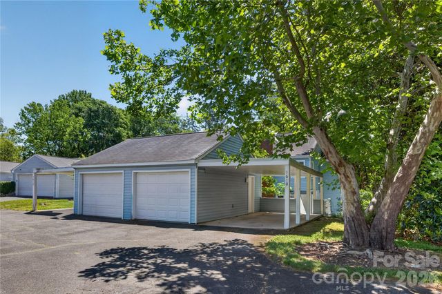 1610 Renard Ridge Road, Charlotte, NC 28212