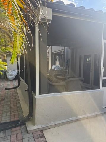 6931 SW 159th Pl, Miami, FL 33193