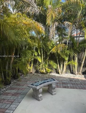 6931 SW 159th Pl, Miami, FL 33193