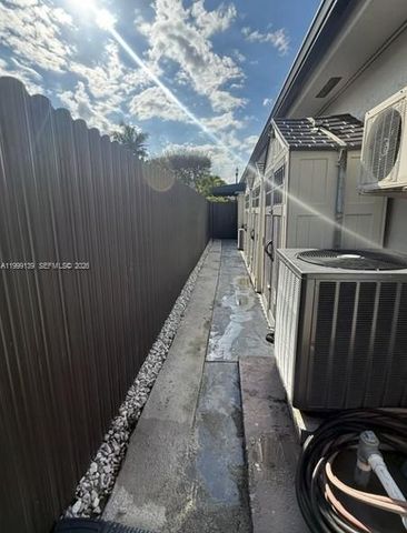 6931 SW 159th Pl, Miami, FL 33193