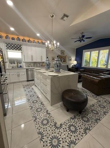 6931 SW 159th Pl, Miami, FL 33193