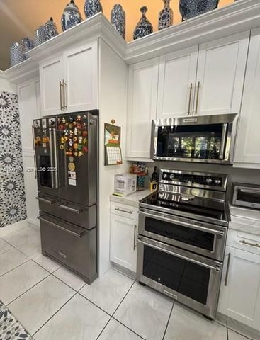 6931 SW 159th Pl, Miami, FL 33193