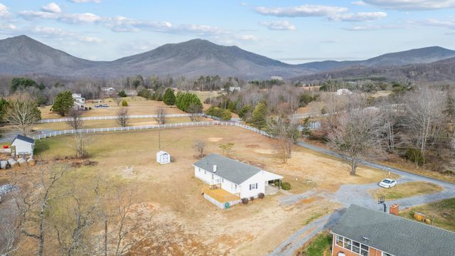 4224 Jopling RD, Bedford, VA 24523