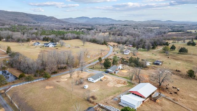 4224 Jopling RD, Bedford, VA 24523