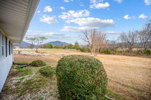 4224 Jopling RD, Bedford, VA 24523