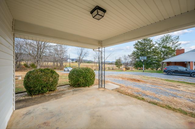 4224 Jopling RD, Bedford, VA 24523