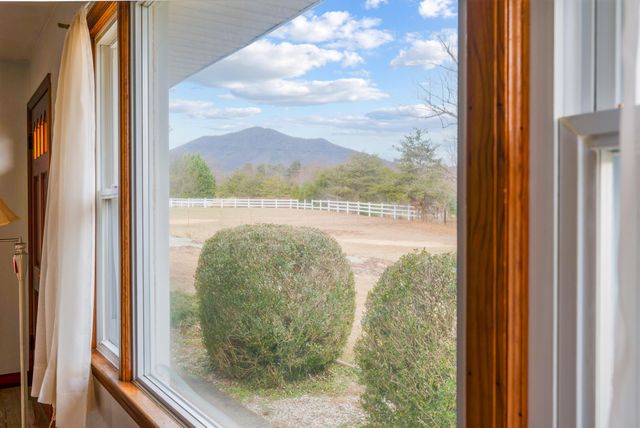 4224 Jopling RD, Bedford, VA 24523