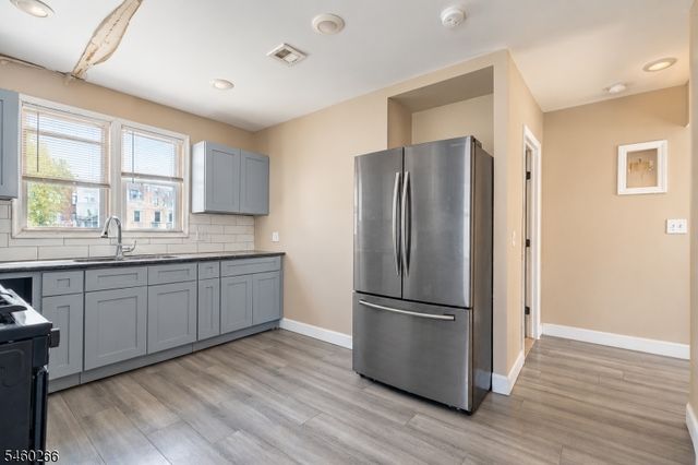 35 IRVING AVE, Newark City, NJ 07112