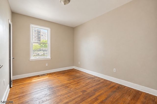 35 IRVING AVE, Newark City, NJ 07112