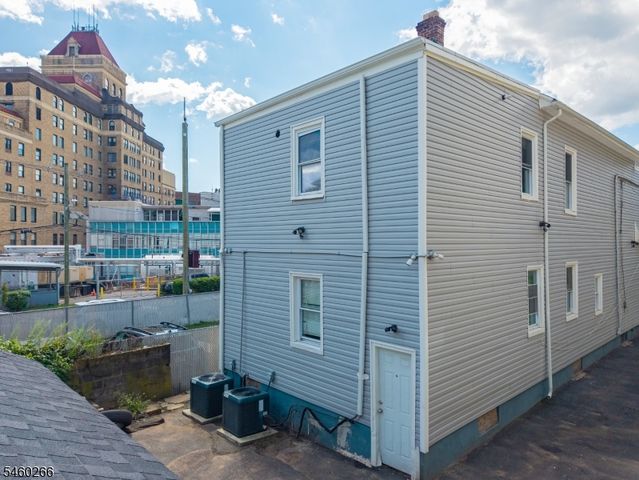 35 IRVING AVE, Newark City, NJ 07112