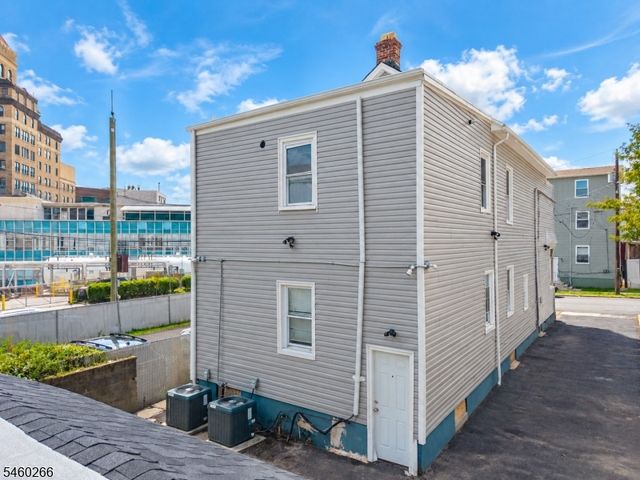 35 IRVING AVE, Newark City, NJ 07112