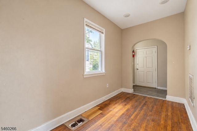 35 IRVING AVE, Newark City, NJ 07112