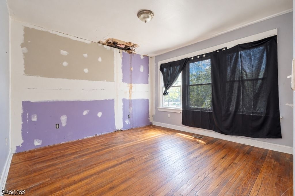 35 IRVING AVE, Newark City, NJ 07112 — photo 4