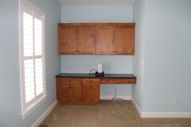 51 Lawrence Dr 51, Franklin, MA 02038