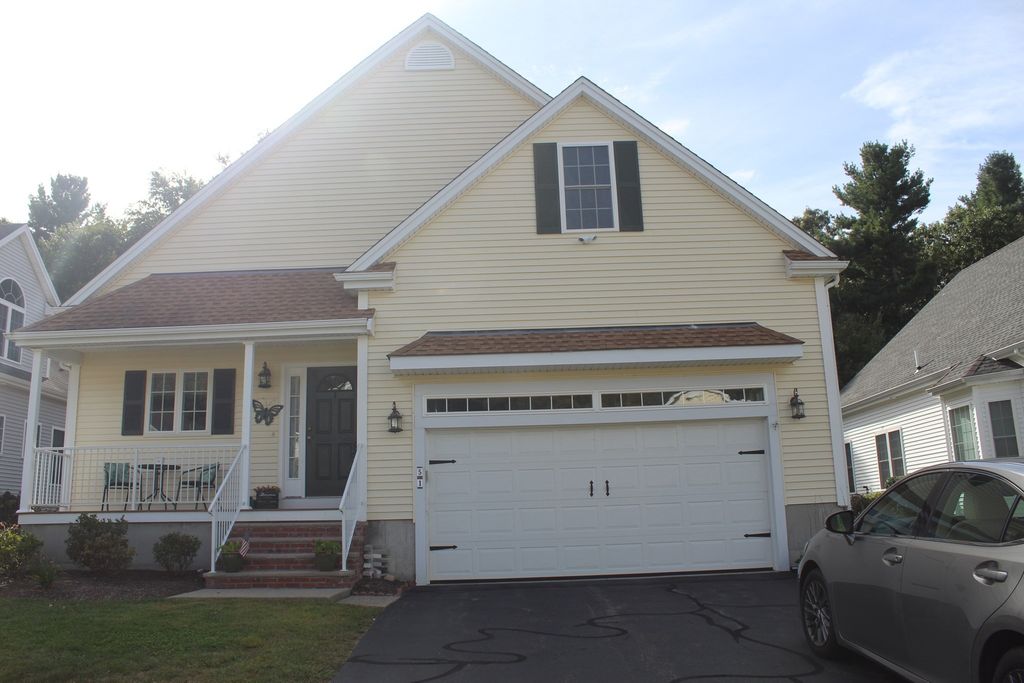 51 Lawrence Dr 51, Franklin, MA 02038