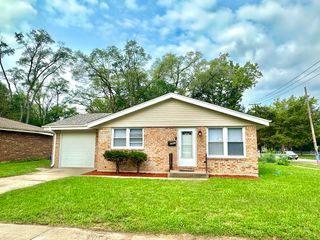730 Woodlawn Avenue, Rockford, IL 61103
