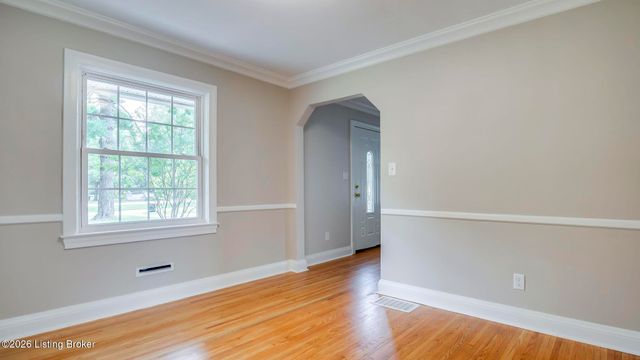 5712 Southern Pkwy, Louisville, KY 40214