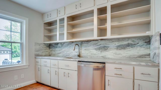5712 Southern Pkwy, Louisville, KY 40214