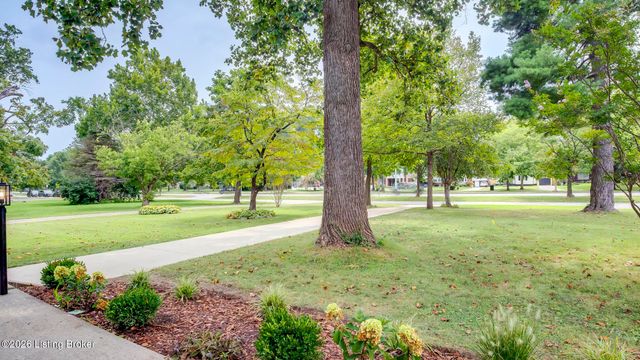 5712 Southern Pkwy, Louisville, KY 40214