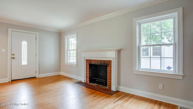 5712 Southern Pkwy, Louisville, KY 40214