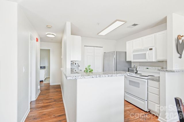 298 Town Park Drive 202, Advance, NC 27006