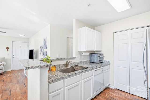 298 Town Park Drive 202, Advance, NC 27006