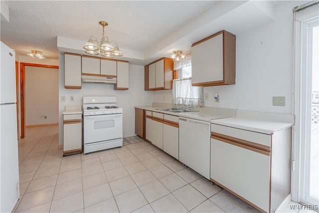 6170 Old Beattie Road, Lockport Town, NY 14094