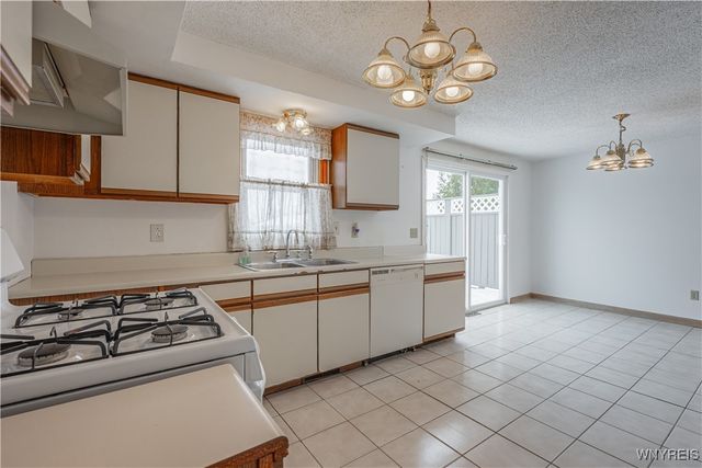 6170 Old Beattie Road, Lockport Town, NY 14094