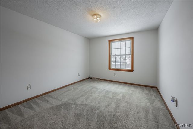 6170 Old Beattie Road, Lockport Town, NY 14094