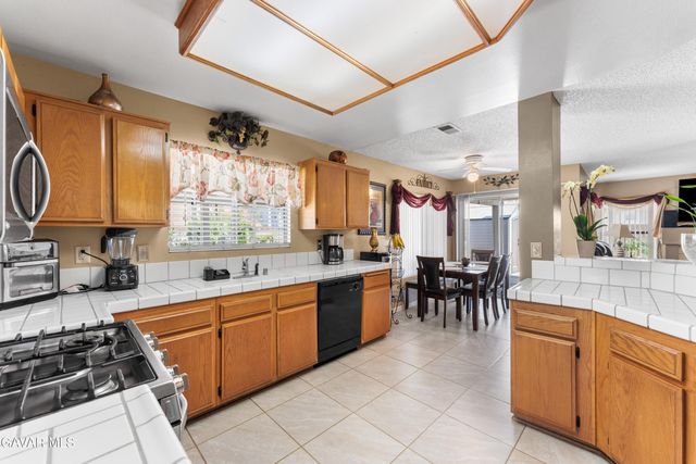 729 Whitlatch Drive, Lancaster, CA 93535