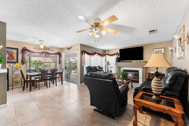 729 Whitlatch Drive, Lancaster, CA 93535