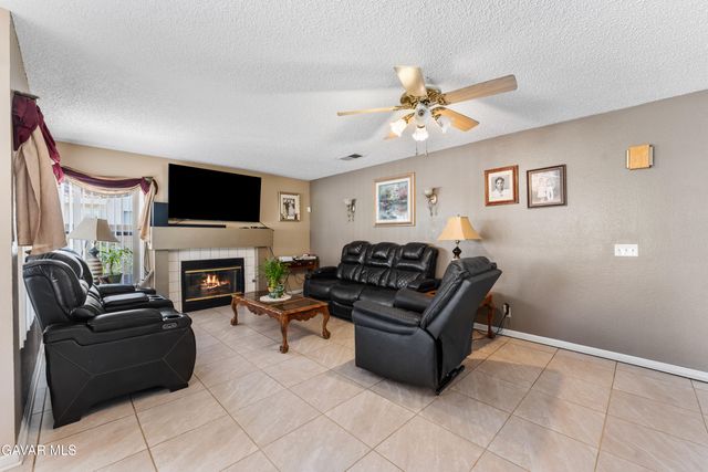 729 Whitlatch Drive, Lancaster, CA 93535